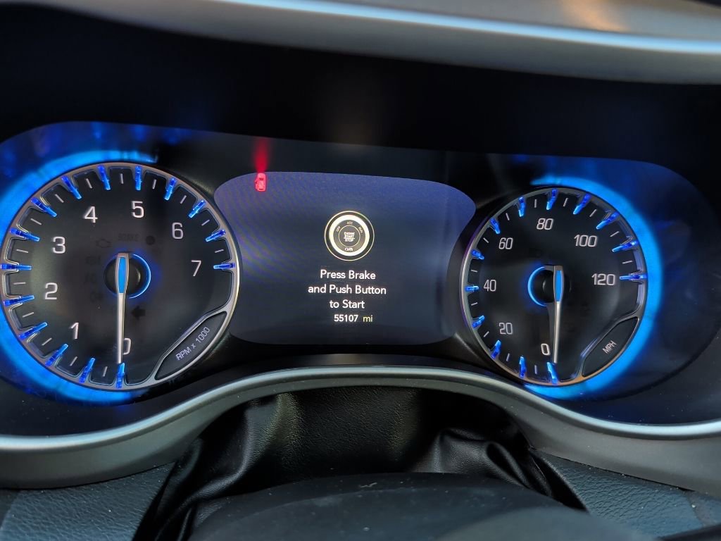 Used 2025 Chrysler Pacifica Select image 5