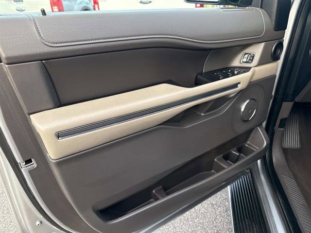 Certified 2020 Ford Expedition XLT w/ Equipment Group 202A image 17