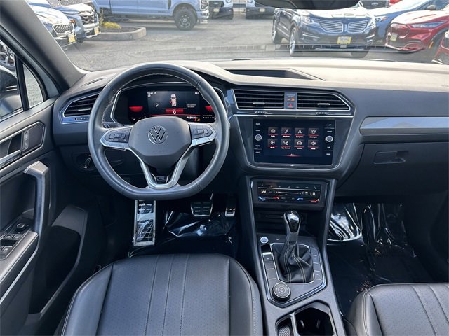 Used 2023 Volkswagen Tiguan SE R-Line image 13