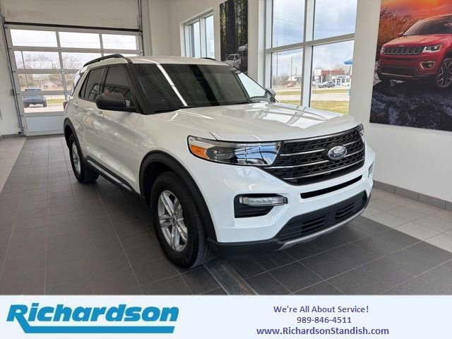 Certified 2022 Ford Explorer XLT w/ Equipment Group 202A image 1