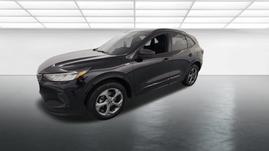 Certified 2024 Ford Escape ST-Line w/ Tech Pack #1 AWD/4WD image 4