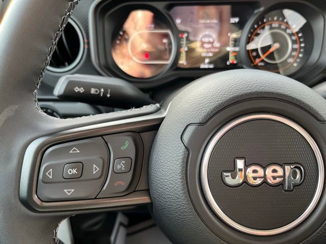 Used 2025 Jeep Gladiator Rubicon w/ Convenience Group image 26