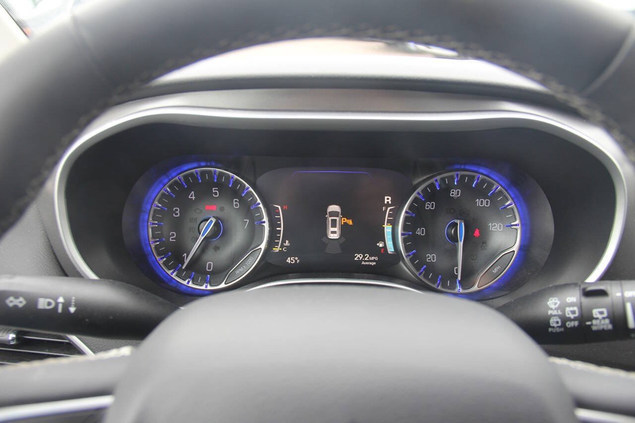 Used 2024 Chrysler Pacifica Touring-L FWD image 40