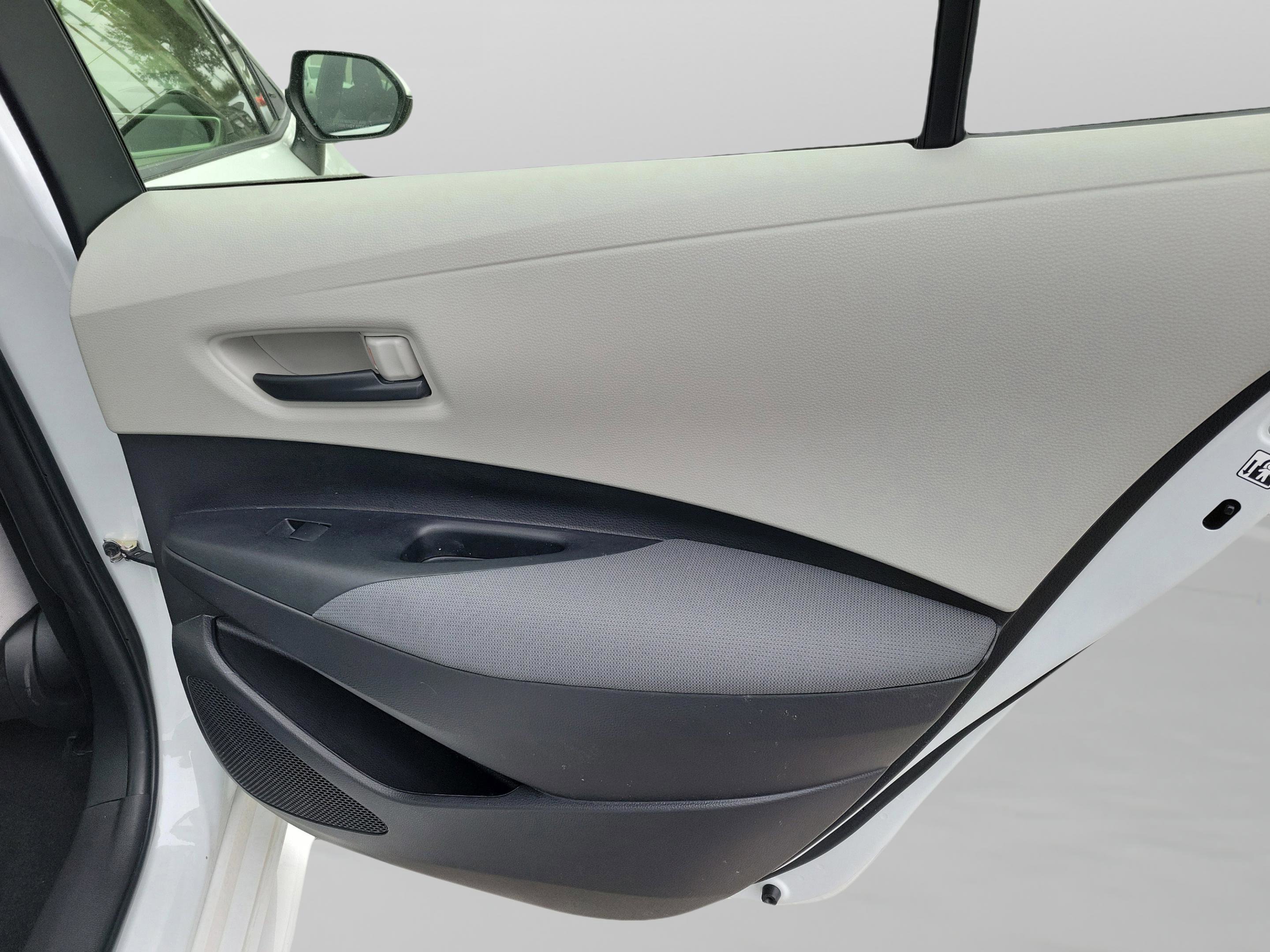 Used 2022 Toyota Corolla LE image 26