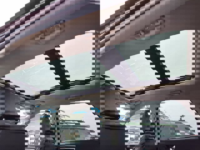 Certified 2024 Ford Edge Titanium w/ Class II Trailer Tow Package image 5