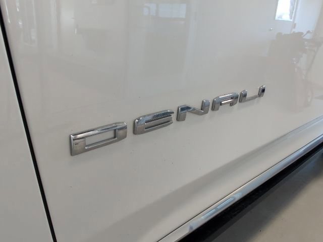 Used 2021 GMC Yukon Denali image 12