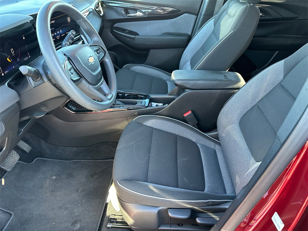 Used 2024 Chevrolet TrailBlazer LT w/ Driver Confidence Package image 9