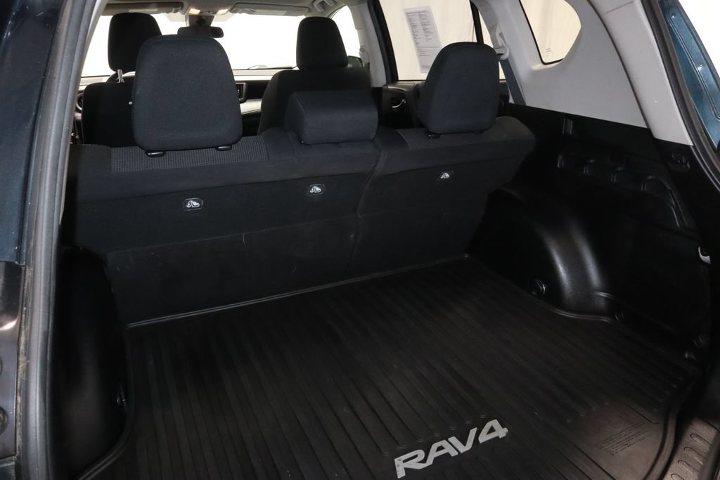 Used 2018 Toyota RAV4 XLE w/ Plus Extra Value Package FWD image 18