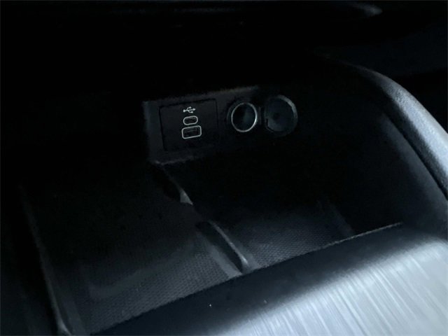 Certified 2025 Ford Escape Platinum w/ Premium Technology Package image 33