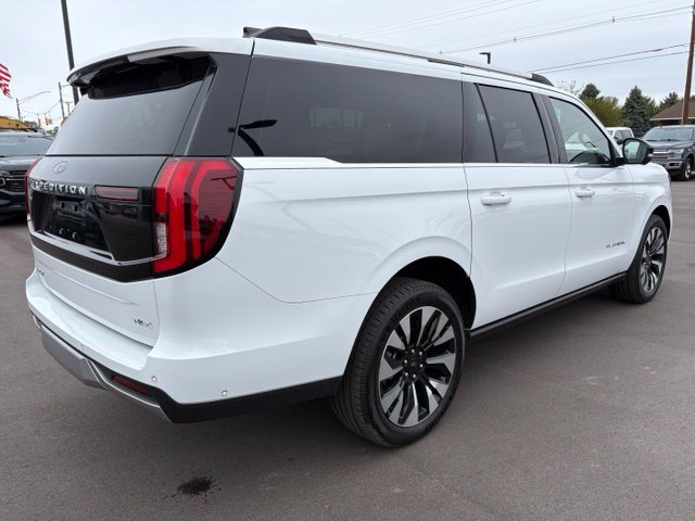 Certified 2025 Ford Expedition Max Platinum w/ Driver's Package AWD/4WD image 8