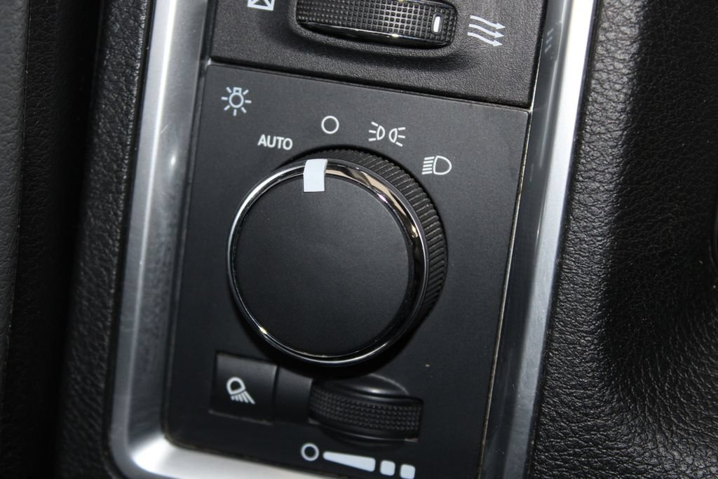 Used 2024 RAM 1500 Classic SLT AWD/4WD image 38
