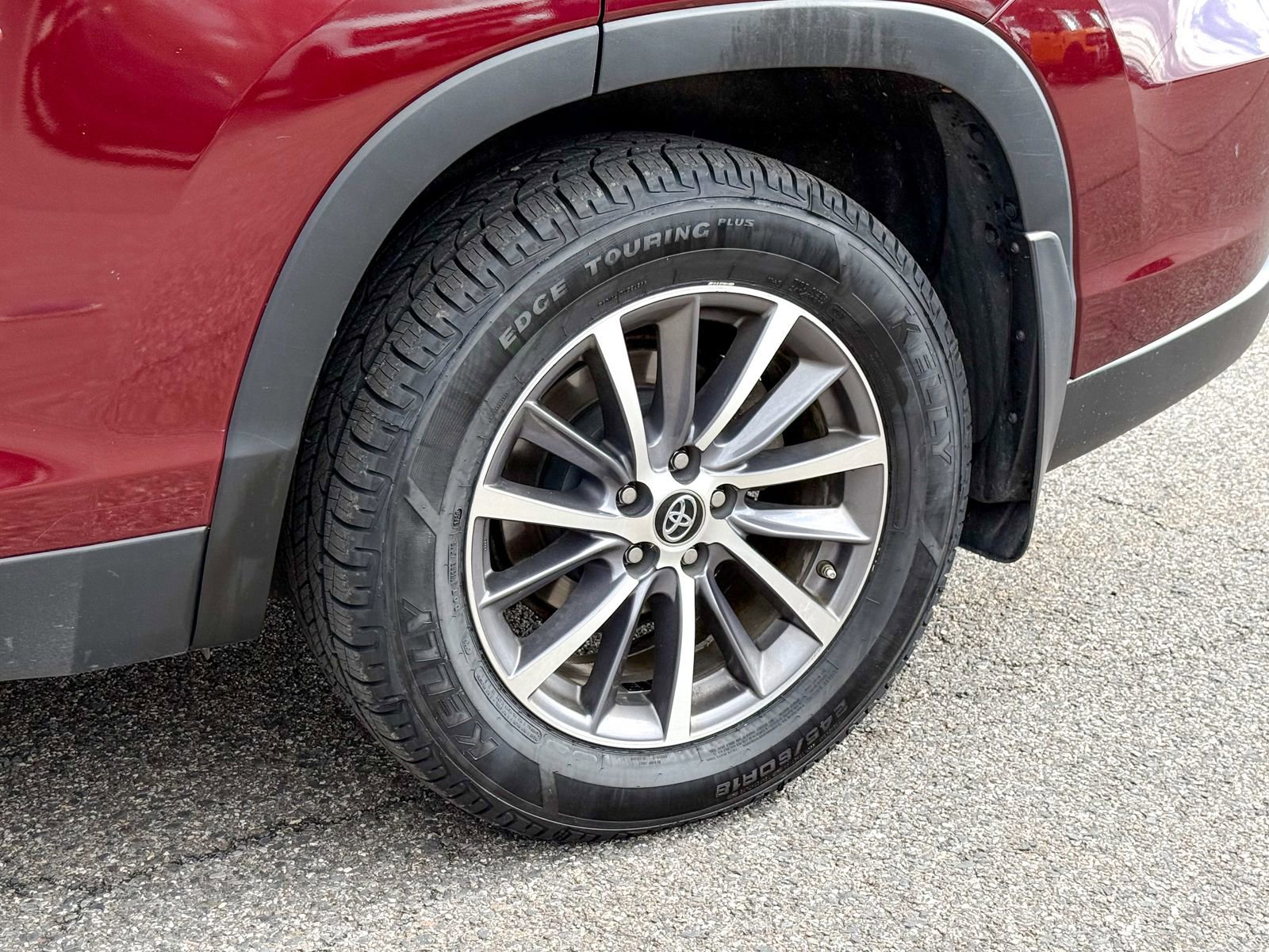 Used 2019 Toyota Highlander XLE AWD/4WD image 10