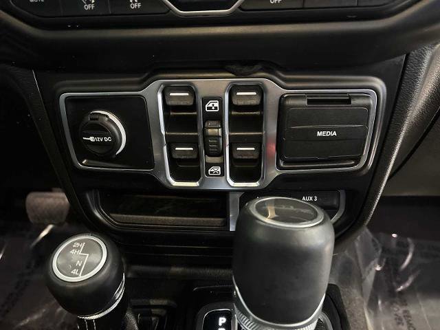 Used 2020 Jeep Gladiator Overland w/ Uconnect 4C Nav & Sound Group image 35