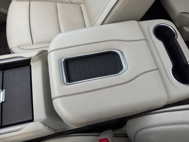 Used 2022 GMC Yukon Denali AWD/4WD image 25
