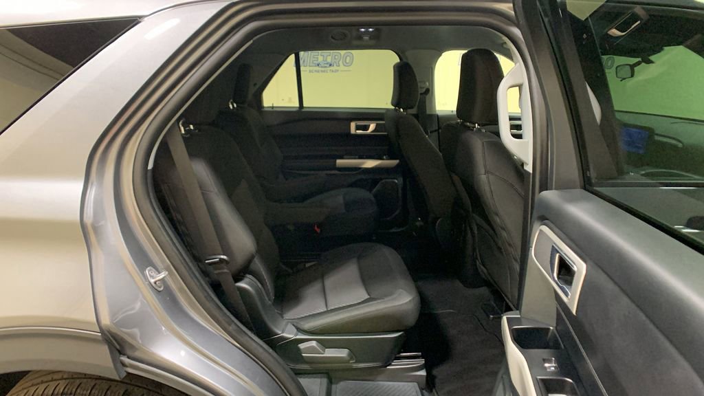 Certified 2023 Ford Explorer XLT w/ Class IV Trailer Tow Package image 17