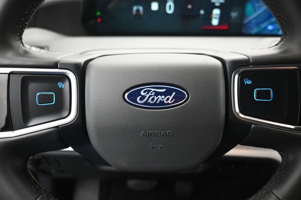 Certified 2025 Ford Expedition Active AWD/4WD image 12