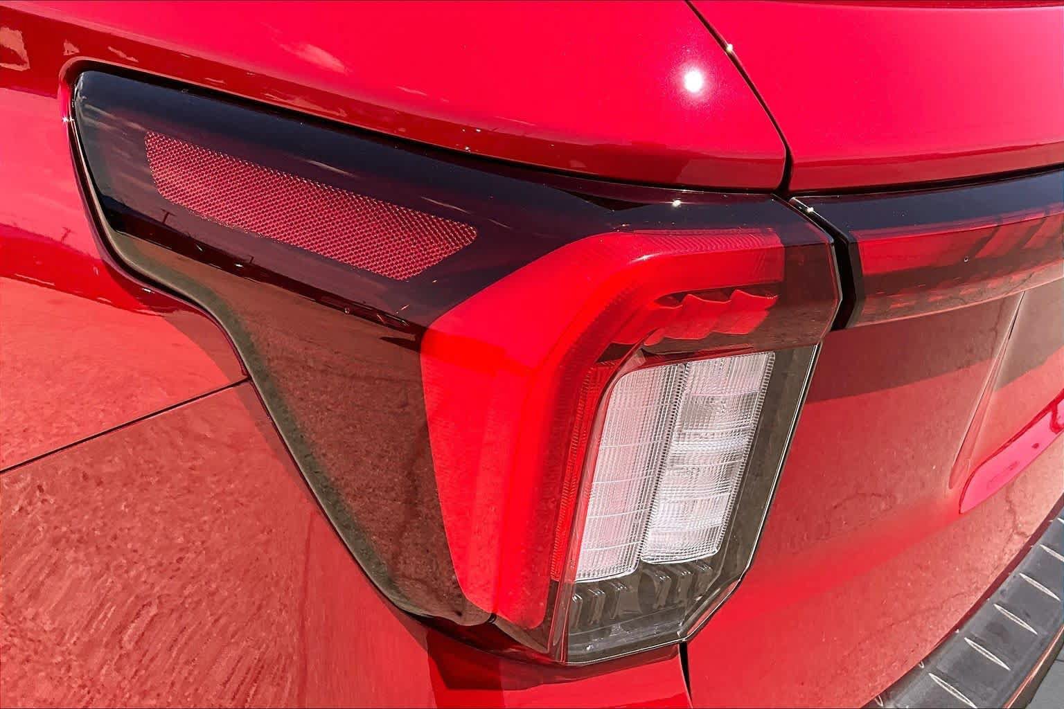 Certified 2026 Ford Explorer ST-Line w/ Premium Package RWD image 27