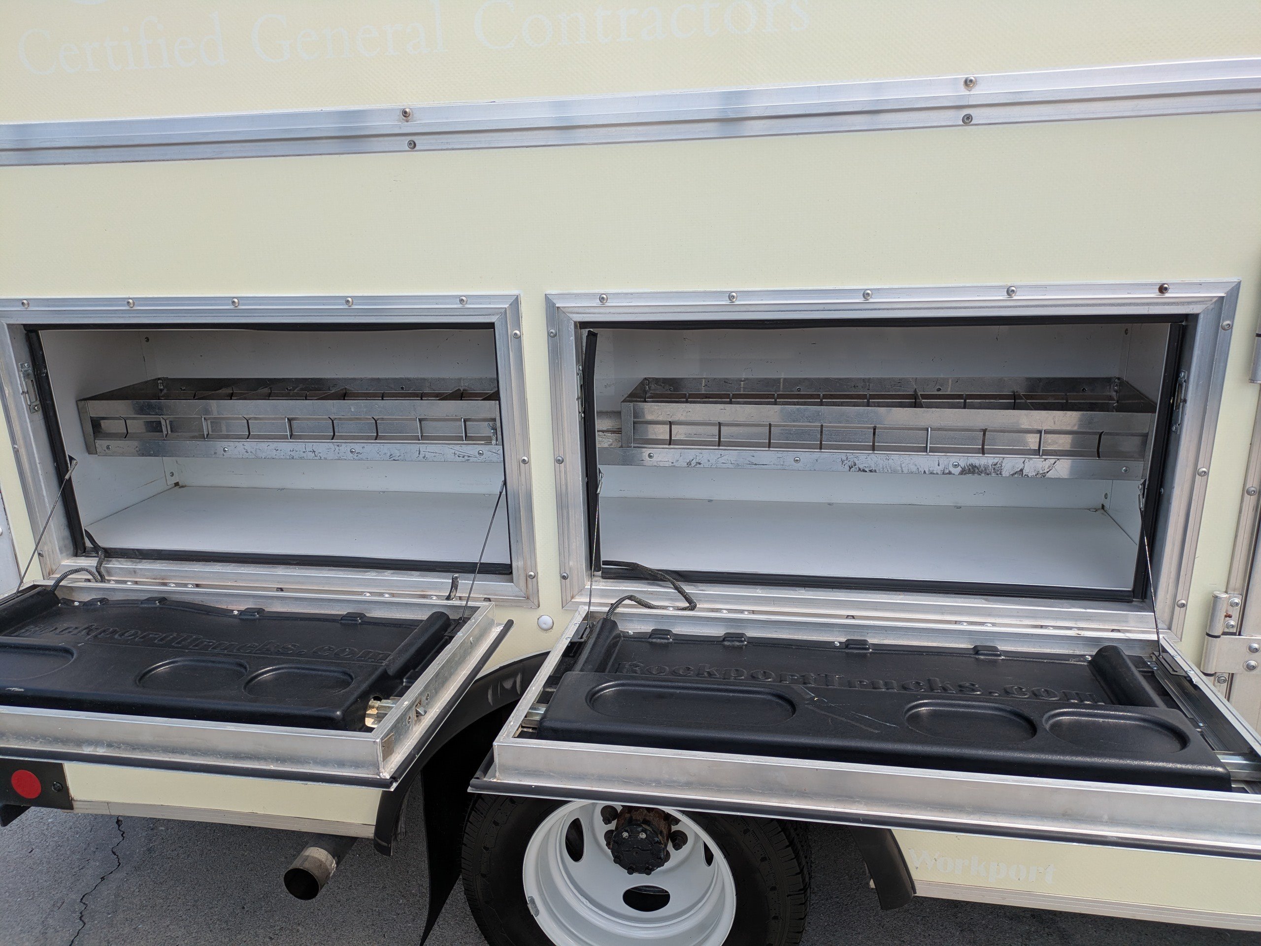 Certified 2023 Ford E-450 and Econoline 450 Super Duty w/ Power Windows & Locks Group RWD image 13