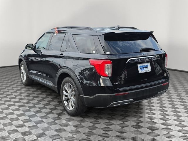 Certified 2024 Ford Explorer XLT w/ Equipment Group 202A RWD image 4