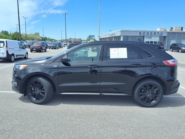Certified 2024 Ford Edge ST-Line AWD/4WD image 2