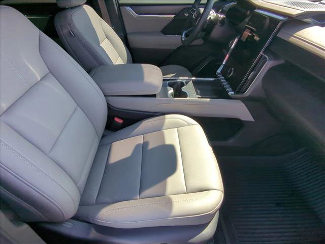 Used 2026 GMC Acadia Elevation w/ Elevation Premium Package image 20