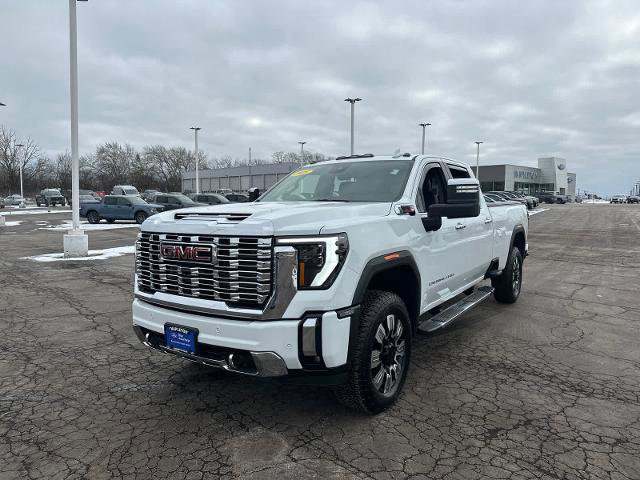 Used 2025 GMC Sierra 3500 Denali w/ Denali Reserve Package image 3