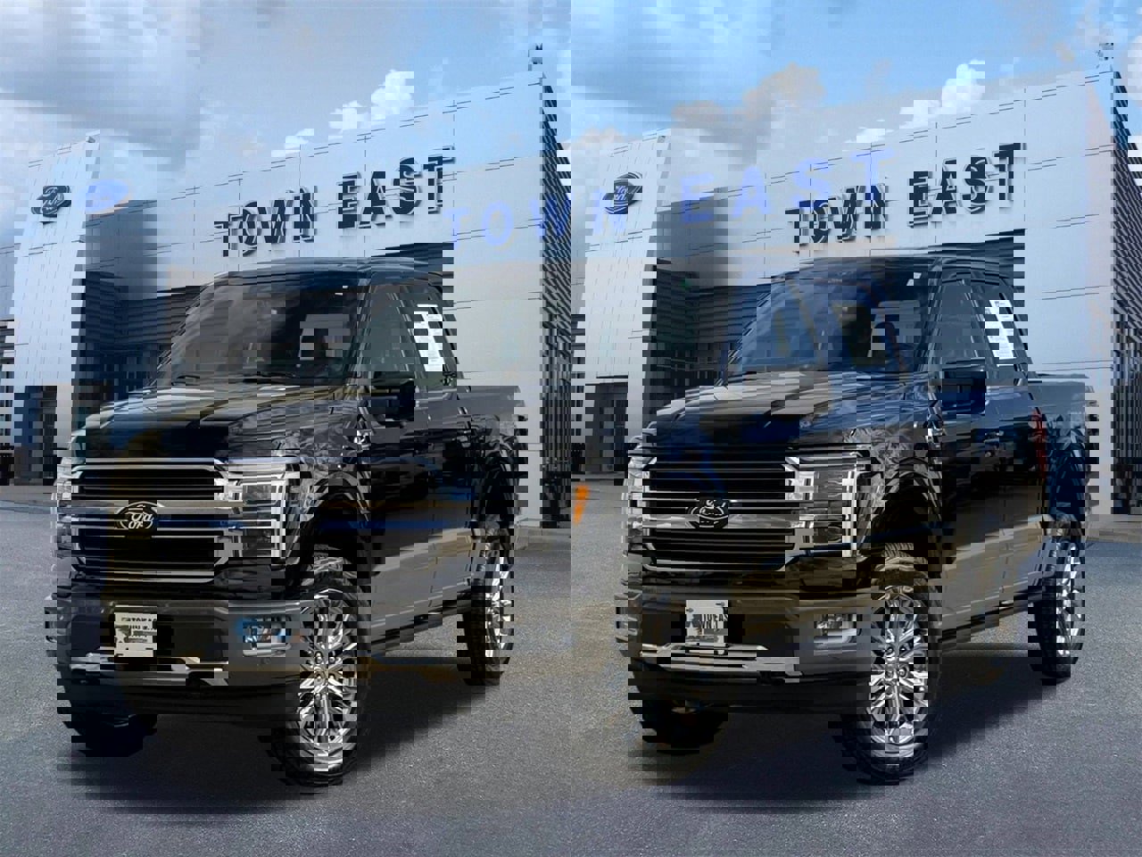 Certified 2025 Ford F150 King Ranch w/ FX4 Off-Road Package image 1