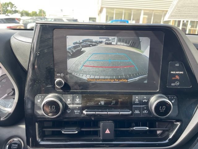 Used 2023 Toyota Highlander XLE FWD image 30