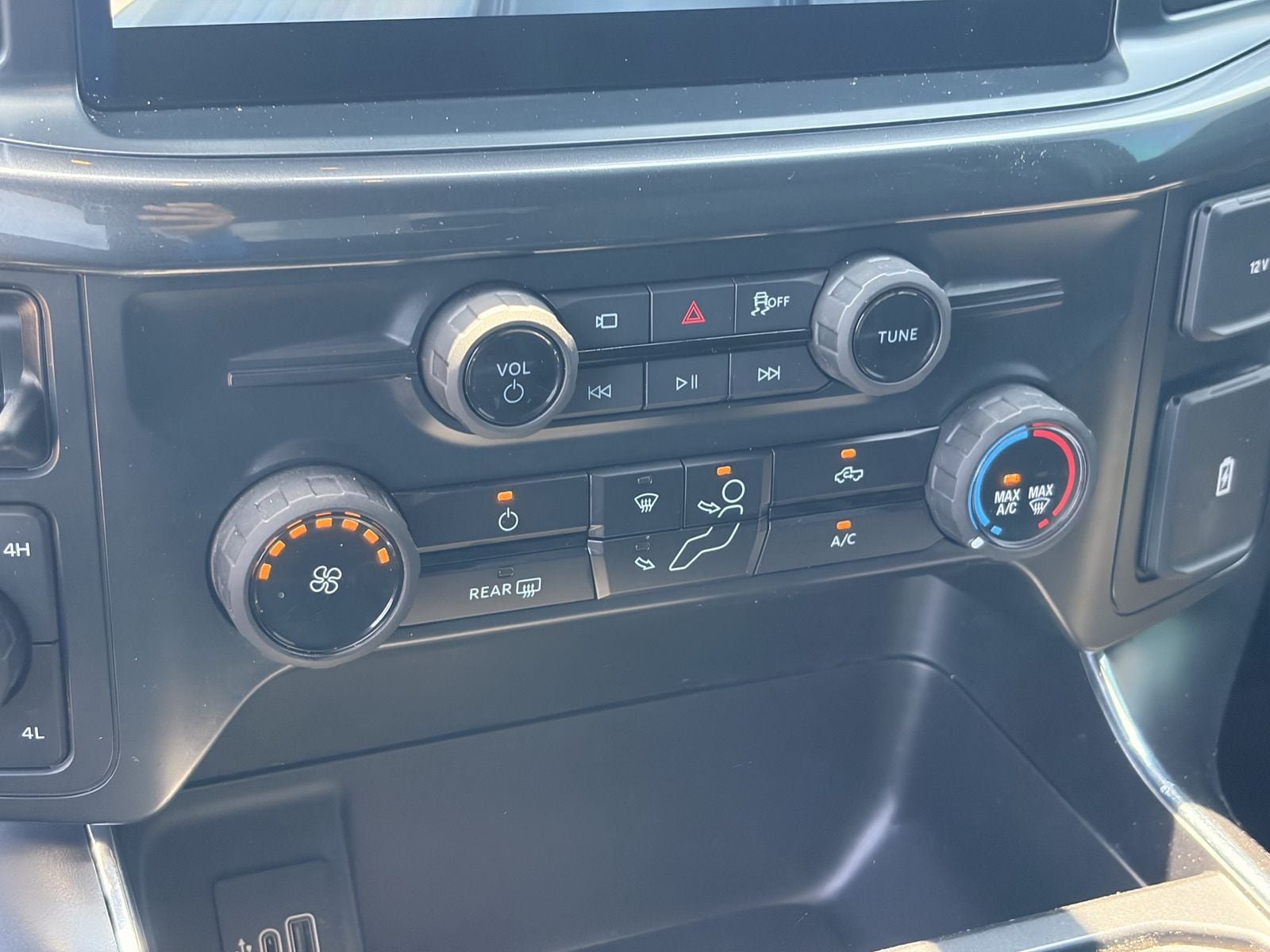 Certified 2025 Ford F150 STX w/ Equipment Group 200A AWD/4WD image 29