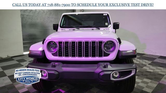 Used 2025 Jeep Wrangler Unlimited Sahara w/ Safety Group AWD/4WD image 3