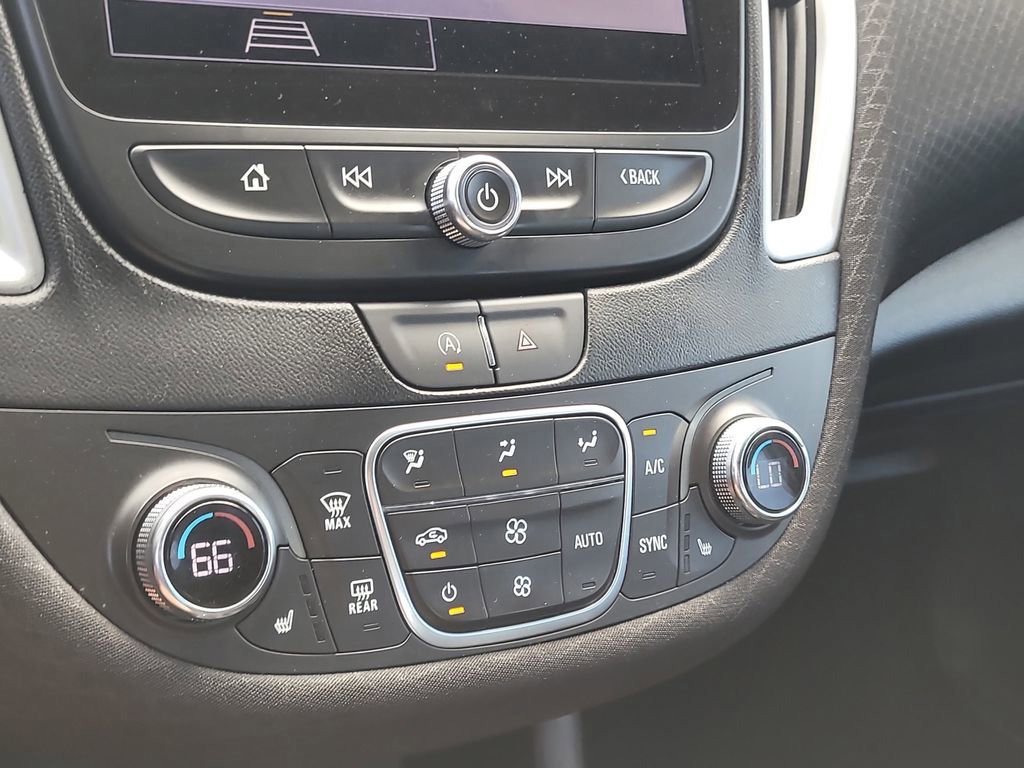 Used 2024 Chevrolet Malibu LT image 22