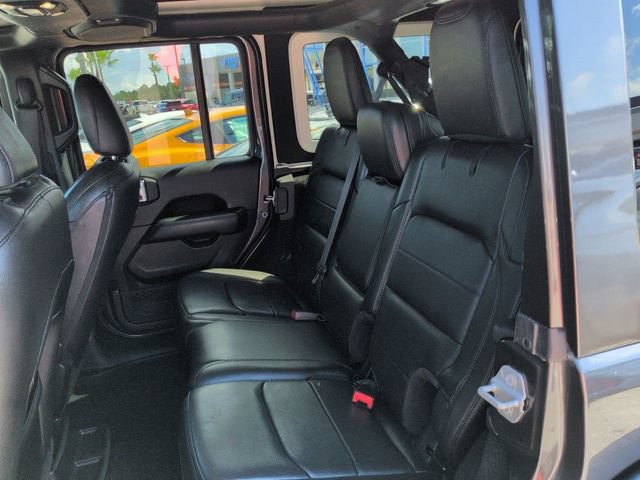 Used 2019 Jeep Wrangler Unlimited Sahara AWD/4WD image 14