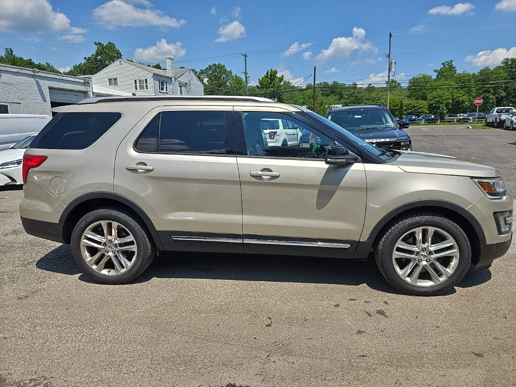 Certified 2017 Ford Explorer XLT w/ Equipment Group 202A AWD/4WD image 8
