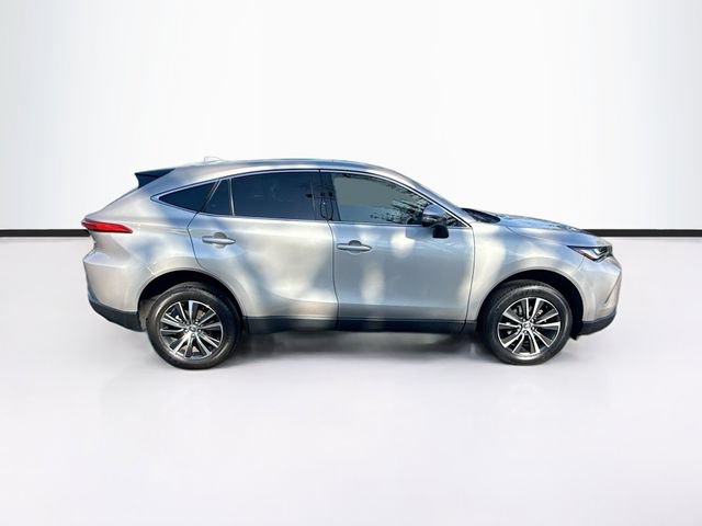 Used 2023 Toyota Venza LE AWD/4WD image 9