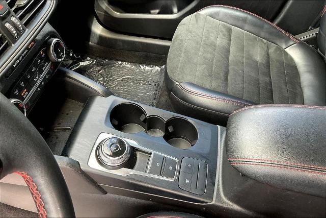 Certified 2022 Ford Escape SEL w/ SEL Stealth AWD Package image 18