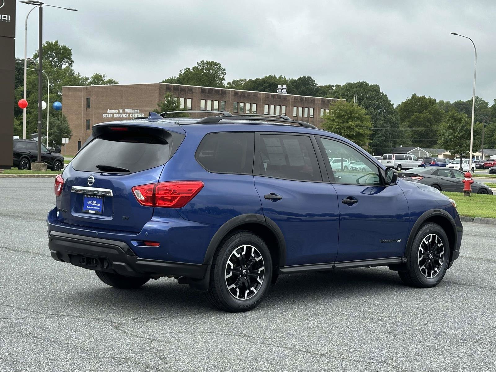 Used 2019 Nissan Pathfinder SV w/ Rock Creek Edition FWD image 5