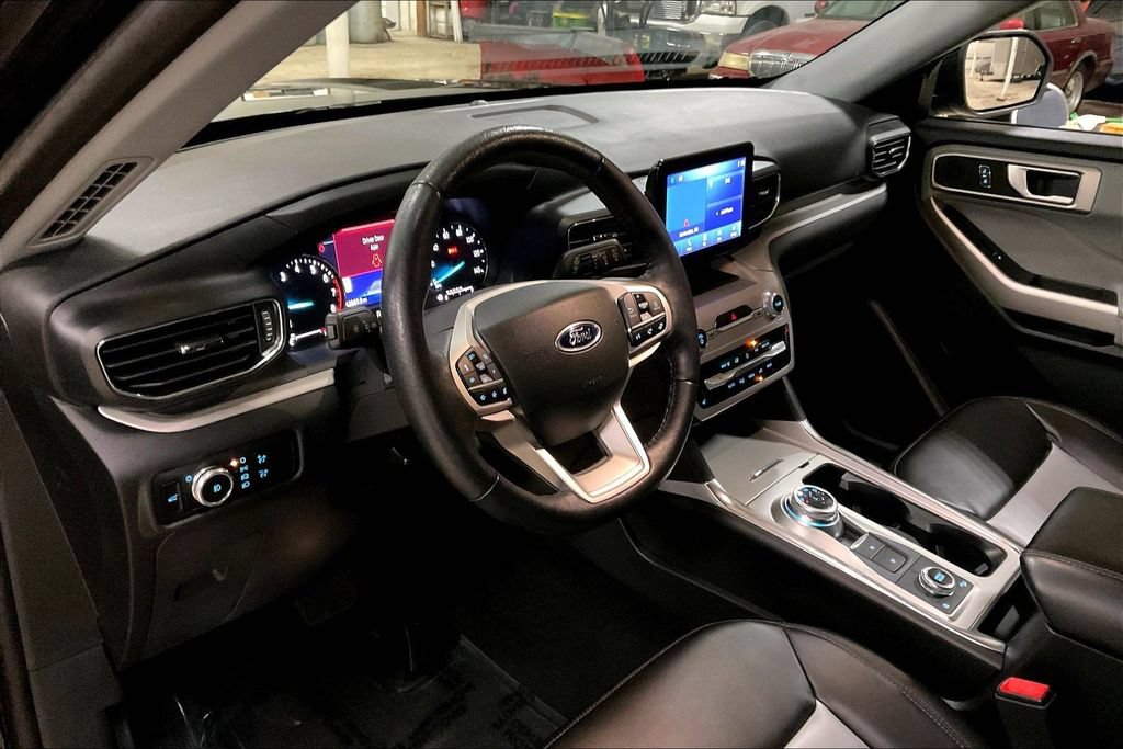 Certified 2023 Ford Explorer XLT w/ Equipment Group 202A AWD/4WD image 13