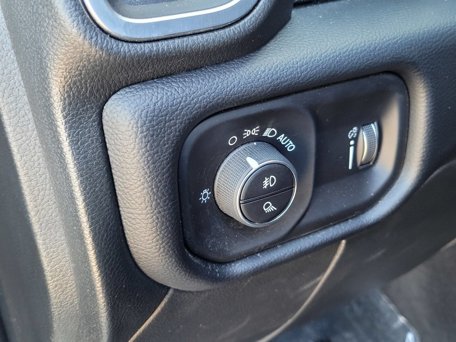 Used 2025 RAM 2500 Big Horn AWD/4WD image 18