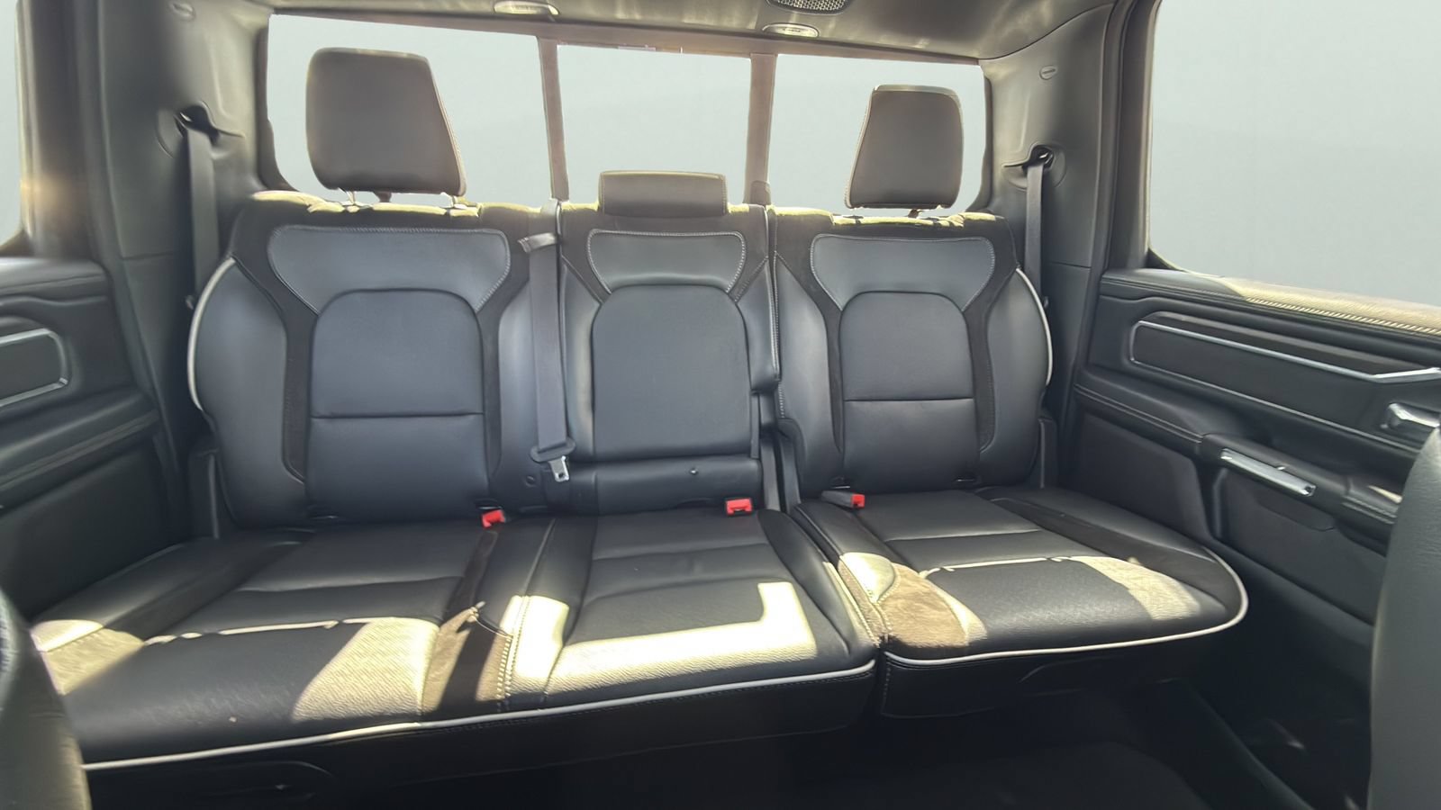 Used 2025 RAM 1500 Laramie AWD/4WD image 26