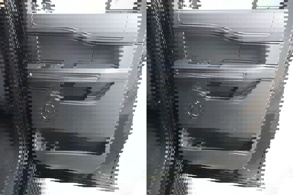 Certified 2024 Ford Expedition Max XLT image 30