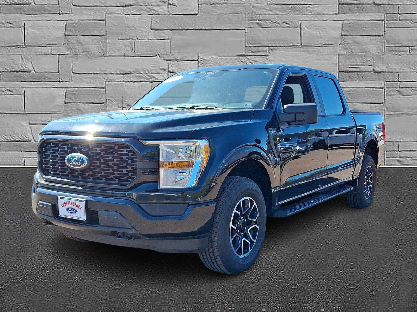 Certified 2022 Ford F150 XL w/ STX Appearance Package image 4