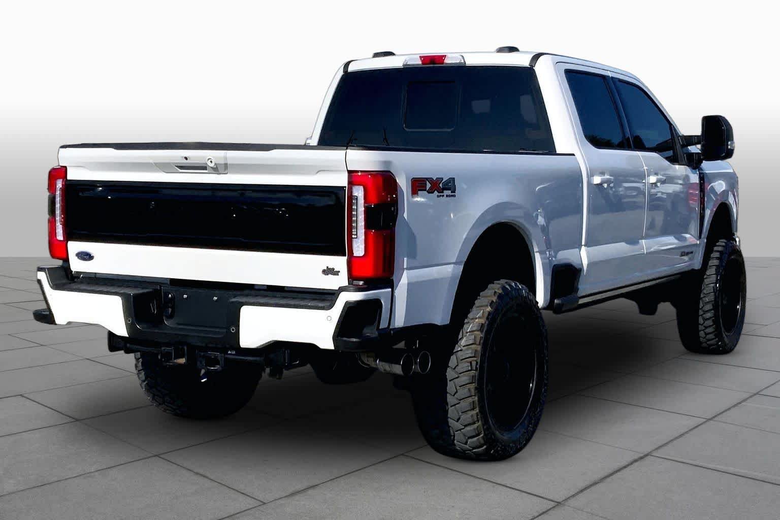 Certified 2025 Ford F250 Platinum w/ FX4 Off-Road Package AWD/4WD image 13