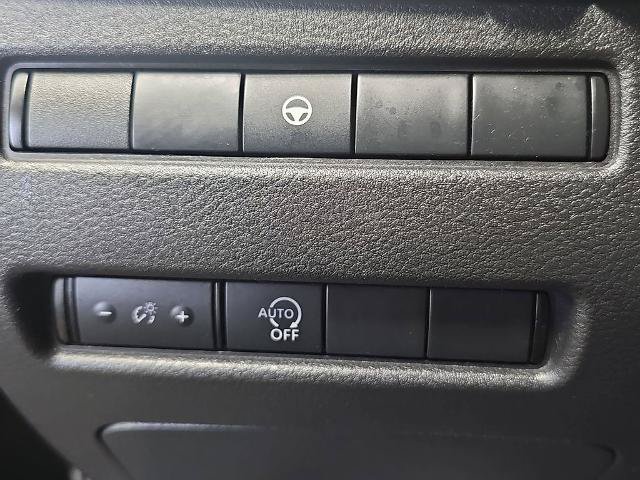 Used 2023 Nissan Rogue SV FWD image 23
