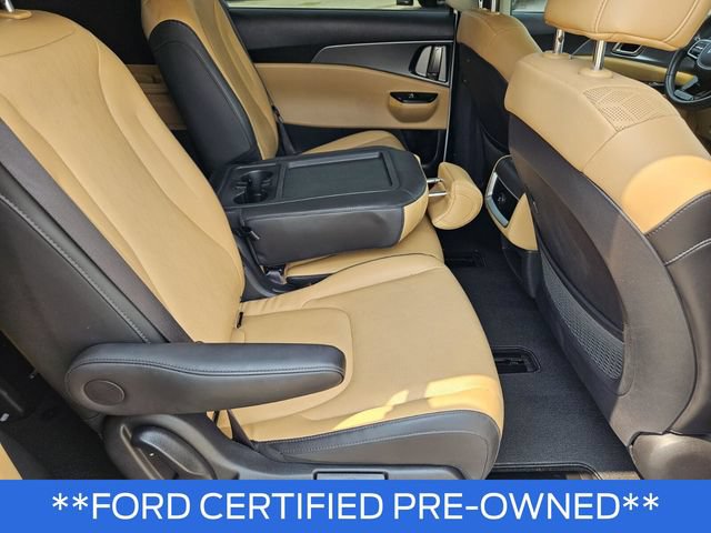 Used 2024 Kia Carnival LX FWD image 13