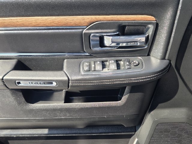 Used 2017 RAM 1500 Laramie AWD/4WD image 21