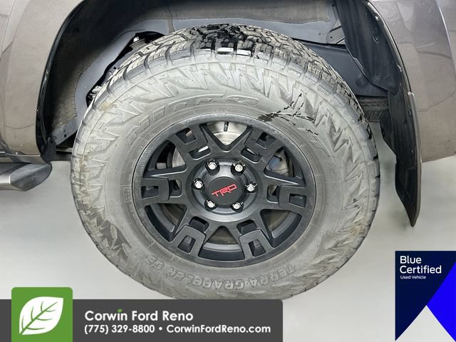 Used 2022 Toyota 4Runner SR5 Premium w/ Moonroof Package AWD/4WD image 37