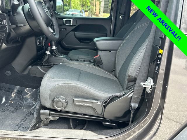 Used 2025 Jeep Wrangler Sport AWD/4WD image 9