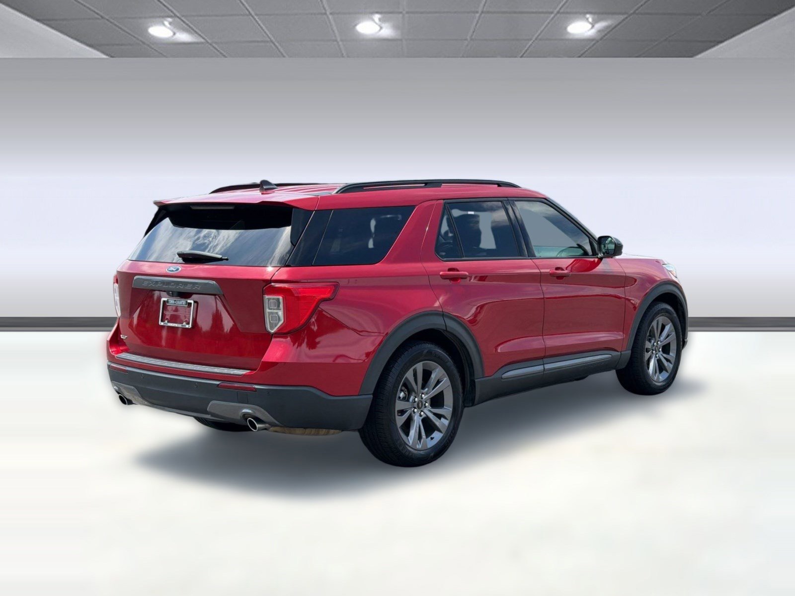 Certified 2022 Ford Explorer XLT w/ Equipment Group 202A RWD image 9