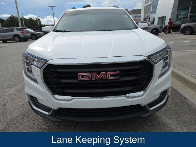 Used 2024 GMC Terrain SLE w/ Driver Convenience Package FWD image 3