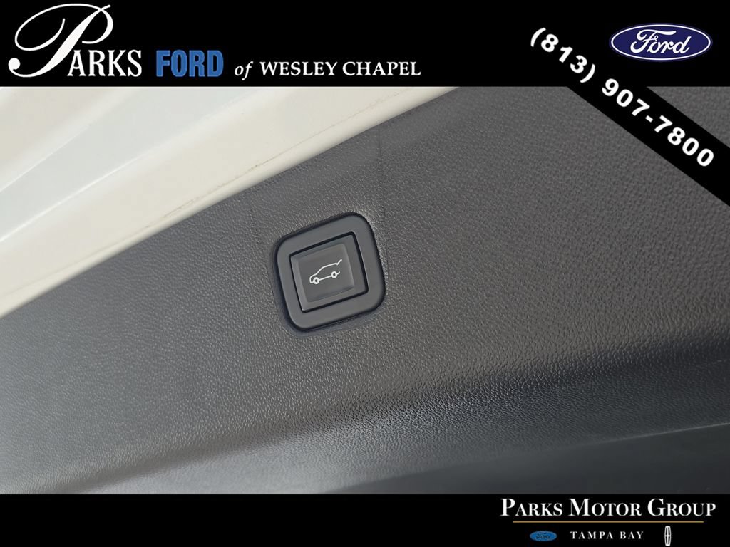 Used 2024 Chevrolet Blazer Premier w/ Enhanced Convenience Package FWD image 9